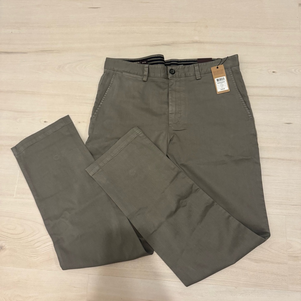 Johnston & Murphy Men's Washed Chinos - Picture 7 of 8